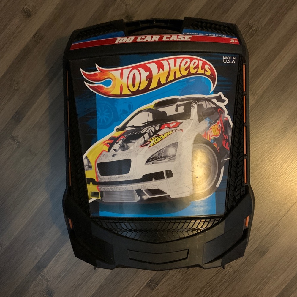 Hot Wheels 100-car, Rolling Storage Case With Retractable Handle